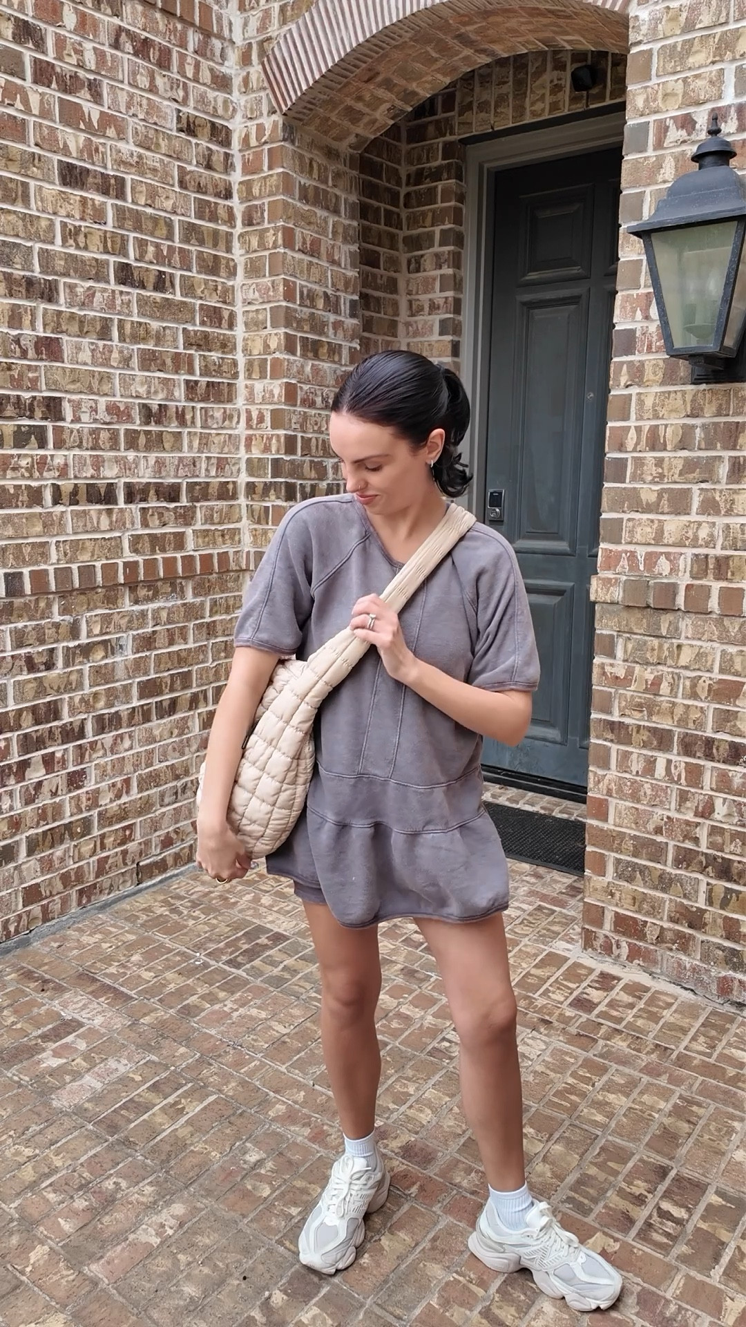 Comfy mom fit!! 
5’3 , 125 lbs , size small :)


#LTKFindsUnder100 #LTKPetite #LTKActive