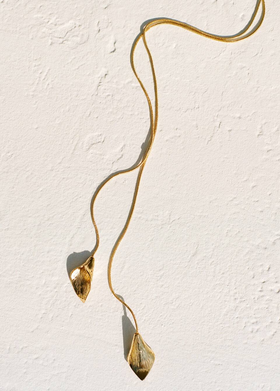 Leaf long necklace -  Women | Mango United Kingdom | MANGO (UK)