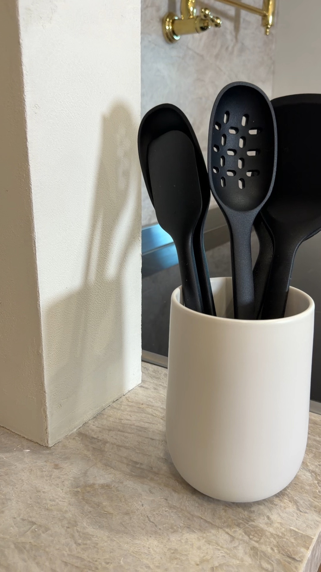 🍴 I’m absolutely in love with these kitchen utensils! They have such a beautiful, elegant look, and the gold accents add the perfect touch of luxury to my kitchen. They’re durable, high-quality, and designed for everyday use while still looking gorgeous on the countertop. Definitely one of my favorite kitchen upgrades!

💛Amé estos utensilios de cocina. Se ven finos, elegantes y el toque dorado los hace lucir aún más especiales. Además de ser resistentes y de excelente calidad, son perfectos para el uso diario y le dan a mi cocina un estilo moderno y sofisticado. ¡De esas compras que realmente valen la pena!

Shop the links below.

Follow me on Instagram and YouTube @kirasfashionfinds

#LTKHome #LTKvlog