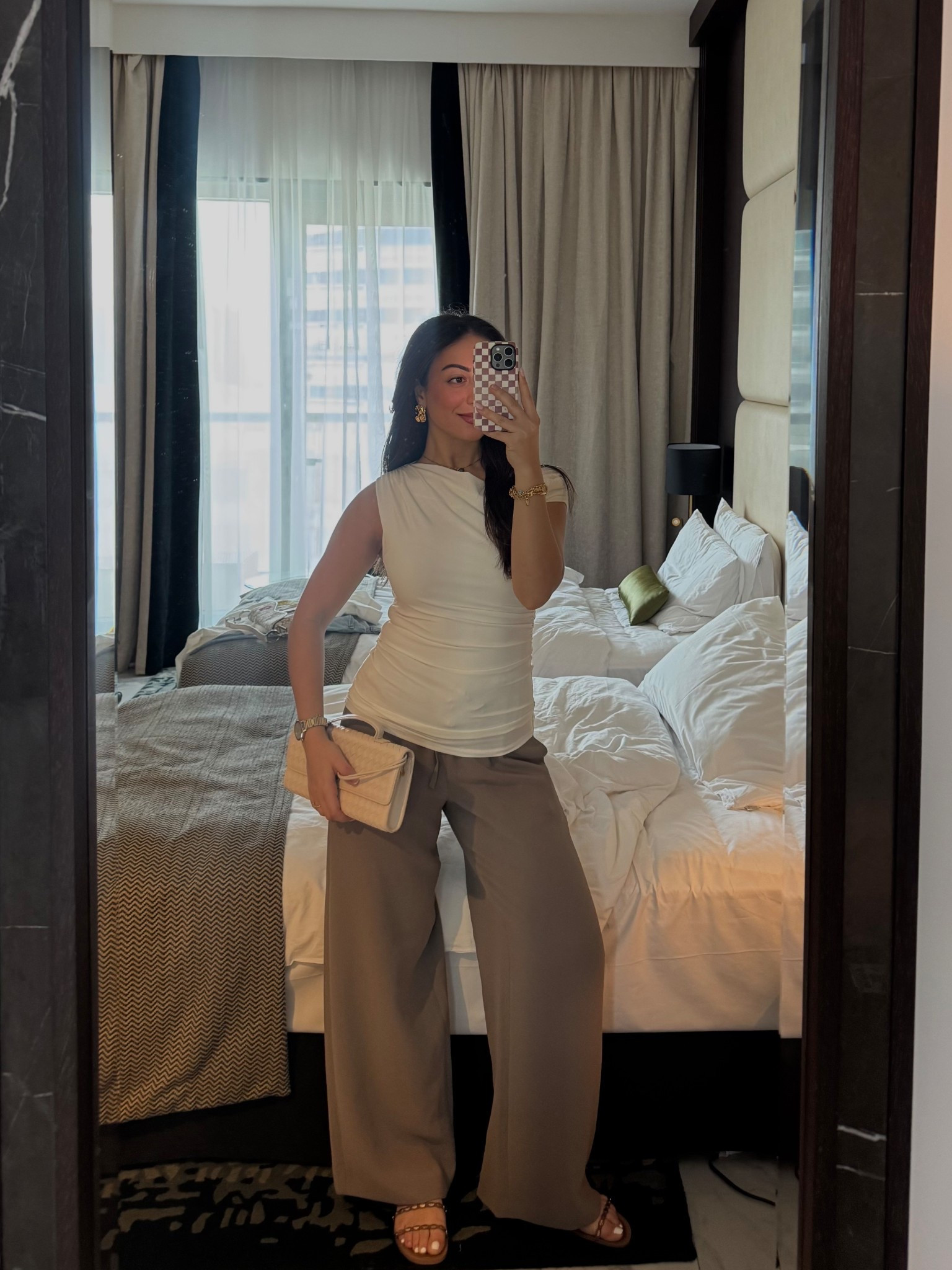 Dubai Outfit Day #1: classy, yet comfortable shopping outfit #springoutfit #outfitinspo #dubaioutfits

#LTKSpringSale #LTKSeasonal #LTKFindsUnder100