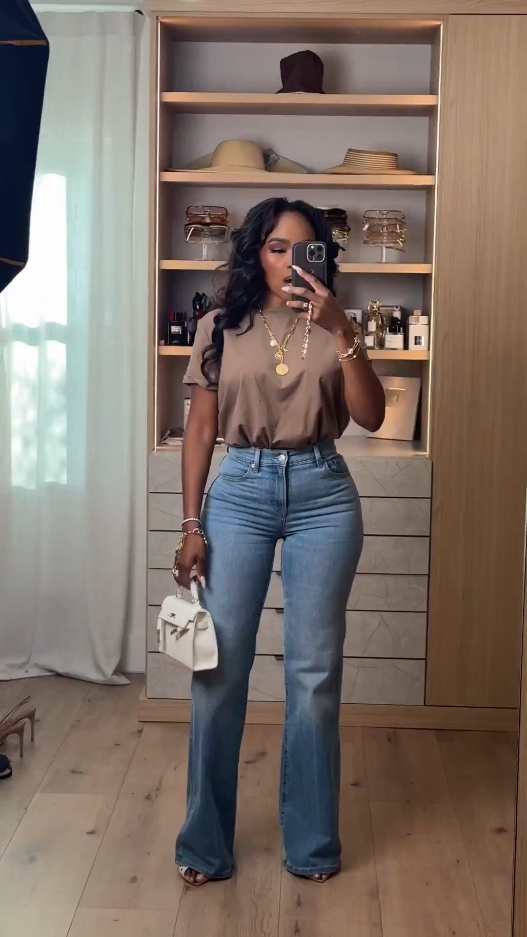 THE EVERYDAY JEANS I KEEP REACHING FOR 👖🤎

This is my kind of effortless fall outfit—a simple neutral top, flattering high-rise jeans and accessories that make the basics feel elevated. Easy for lunch, errands, casual Fridays or weekend plans.

high rise jeans, flattering jeans for women, neutral fall outfit, elevated casual outfit, everyday denim style

Wearing: Size Small/4 | 5’4” | 140 lbs | 34D-27-40

📲 Download the FREE LTK app & follow me (@kirasfashionfinds) to shop all my daily finds.

#LTKPetite #LTKStyle