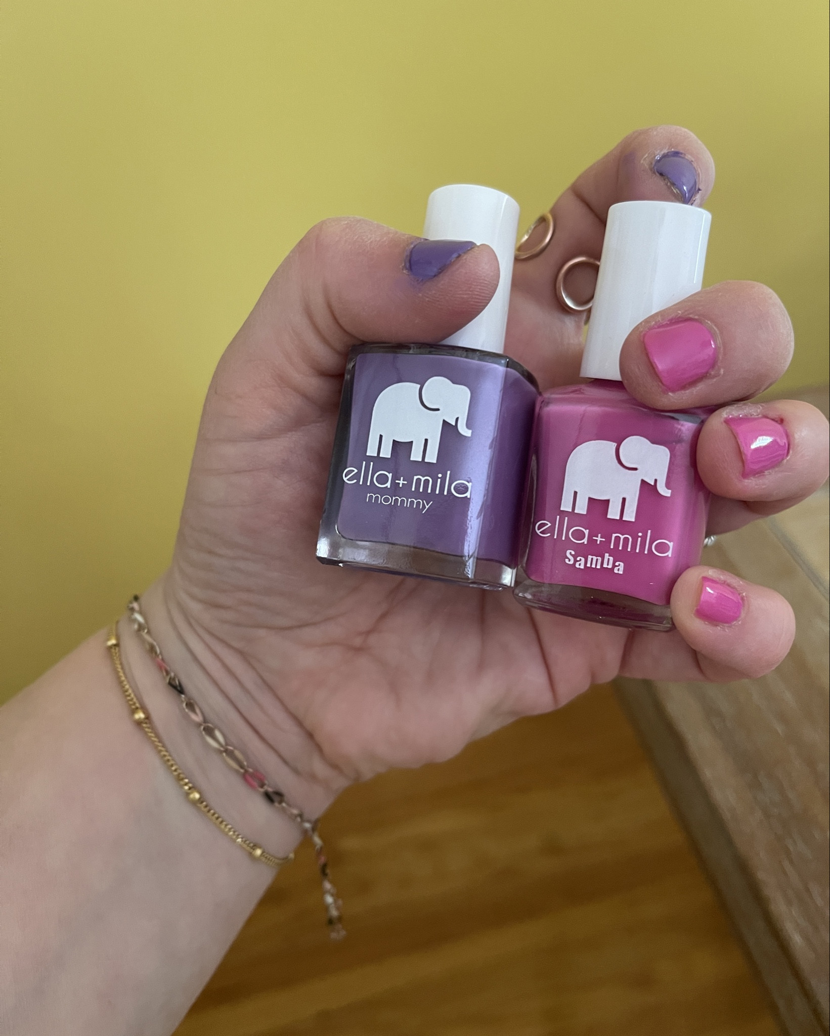 Love these nail polish colors & the base & top coat make for a perfect manicure



#LTKStyleTip #LTKFindsUnder50 #LTKBeauty