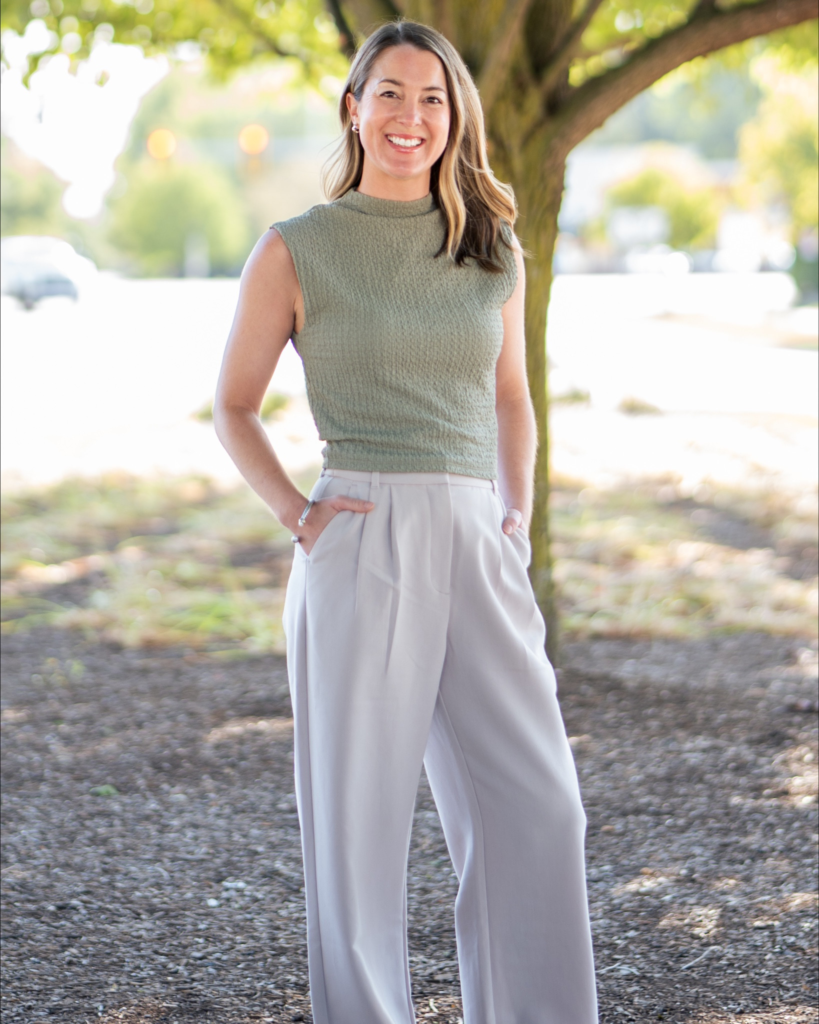 Real estate headshots - Abercrombie pants and top 

#LTKFallSale #LTKSaleAlert #LTKFindsUnder100