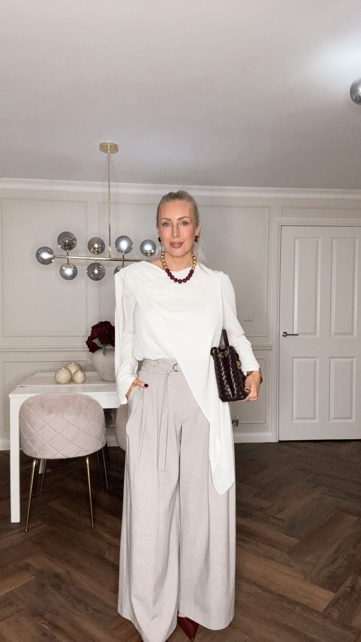 Top is size 12. Trousers are Primark. Can’t find them online but I’ve linked some very similar ones. Bag is grey and blush#LTKcurves

#LTKmidsize