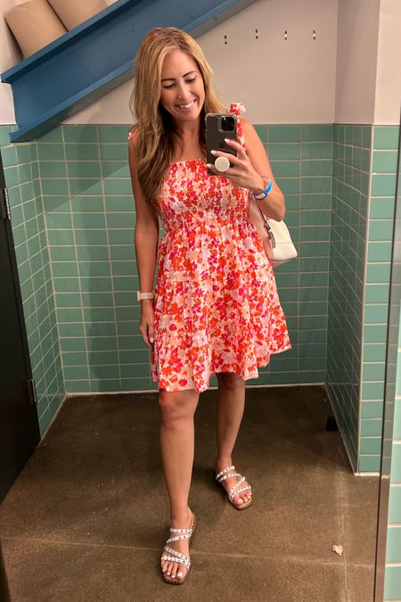 Absolutely LOVING this bright, fun and comfortable summer dress from Pink Lily! I am wearing a size medium ❤️

Pair it with some cute sandals or wedges and you have the perfect day date look!


#LTKstyletip #LTKSeasonal #LTKFind