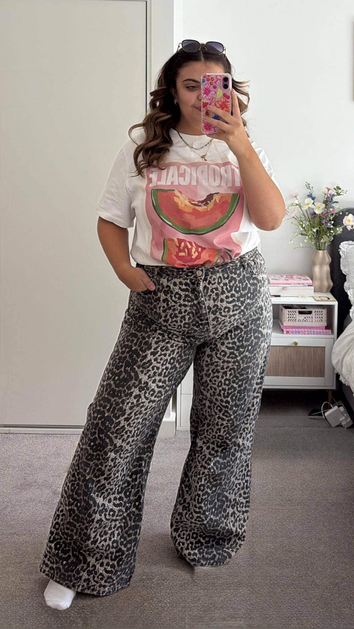 Saturday transitional outfit 🍂👌

Leopard print jeans, wide leg jeans, graphic T-shirt, T-shirt, transitional styling, transitional style, midsize style, midsize outfit, midsize girl, everyday outfit

#LTKuk #LTKautumn #LTKmidsize