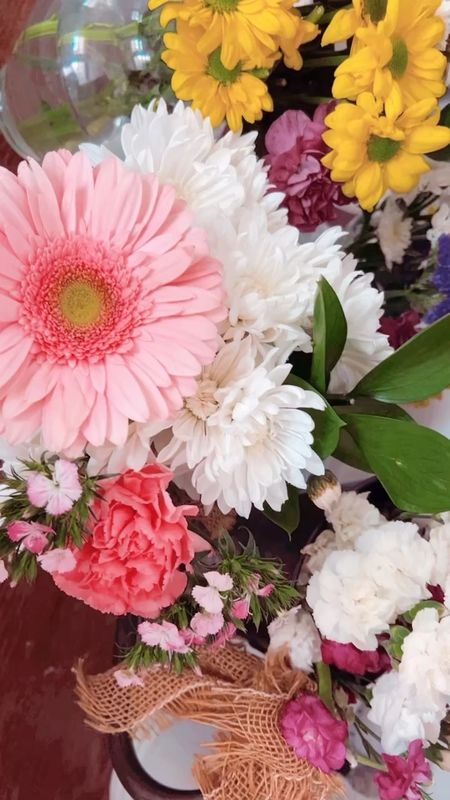 nothing starts the morning off better than fresh flower arrangements for the home 💐🏡🥰🫶🏽 #nestingmama #thelitlethings

#LTKFamily #LTKHome #LTKSeasonal