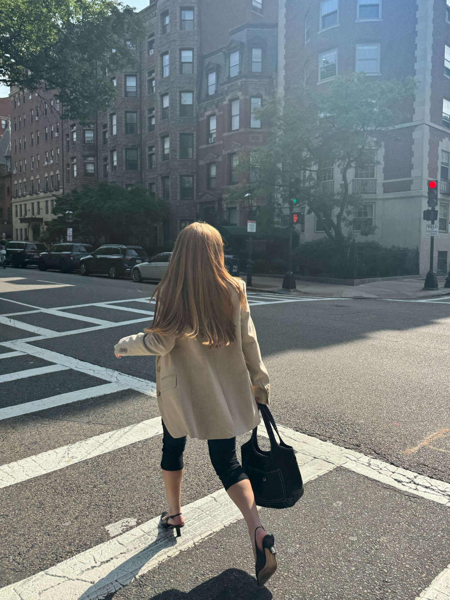 Casual fall fit 📸🍁🌆 How to style capris 🔗🔗 exact items + inspo 

#LTKFindsUnder50 #LTKSaleAlert #LTKSeasonal