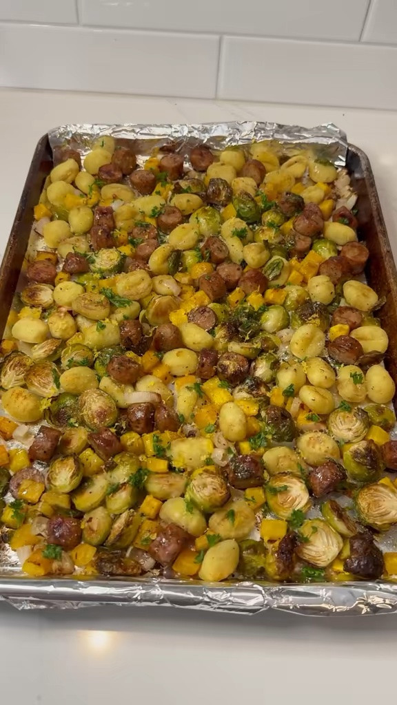 Let’s make a Sheet Pan Dinner with Gnocchi, Brussels Sprouts, Squash and Sausage! 
Here’s the recipe ❤️
https://wolfcaster.kitchen/recipes/f/sheet-pan-gnocchi-brussels-sprouts-squash-and-sausage-dinner

#LTKdayinmylife #LTKfoodie #LTKHome