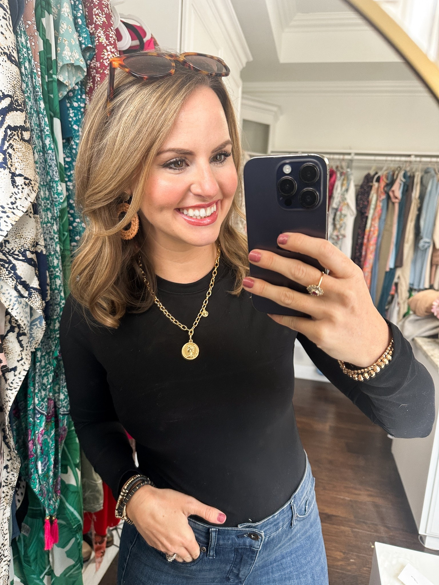 What to wear when you don’t know what to wear// date night outfit edition! 


Love this skims look for less top that looks like a bodysuit but you don’t have to deal with the snaps!  Paired it with my fave flare jeans under $25 and ankle boots! 

Millenial mom style, casual mama fashion, gold jewelry, fall/winter fashion faves 

#LTKFindsUnder50 #LTKootd #LTKgrwm