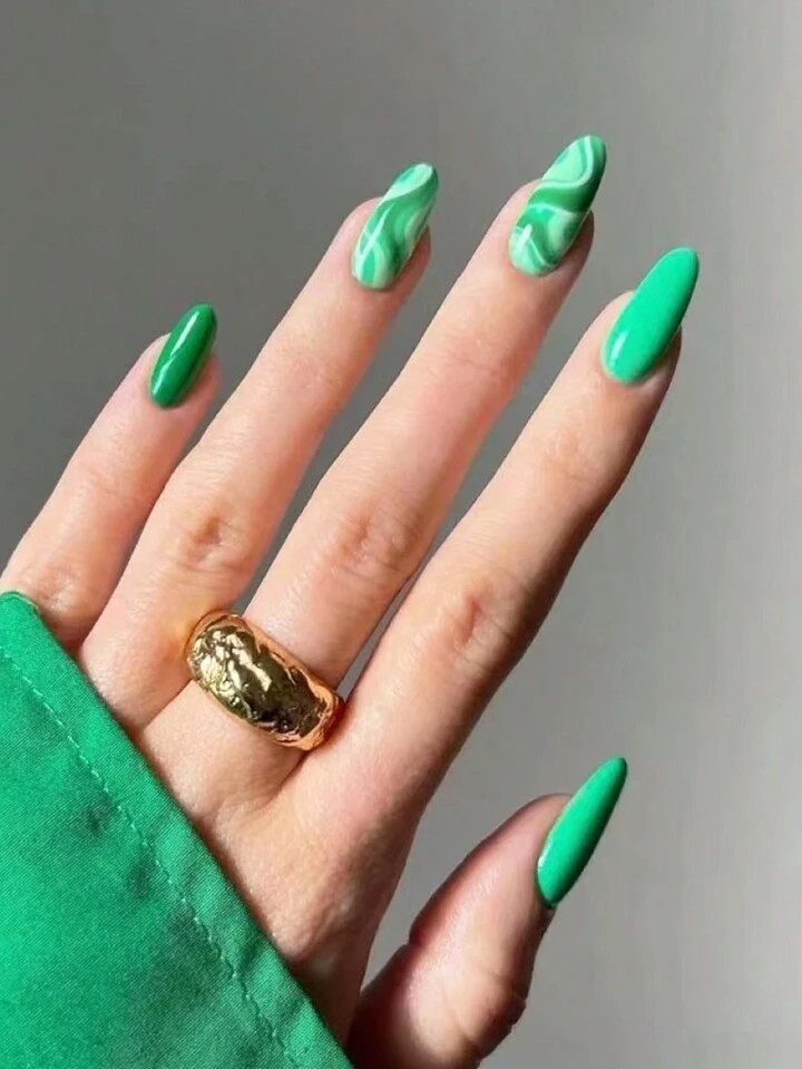 Simple, Bright, And Shiny Design. 24pcs St. Patrick's Day Green Pointed False Nails, Full Set Of ... | SHEIN