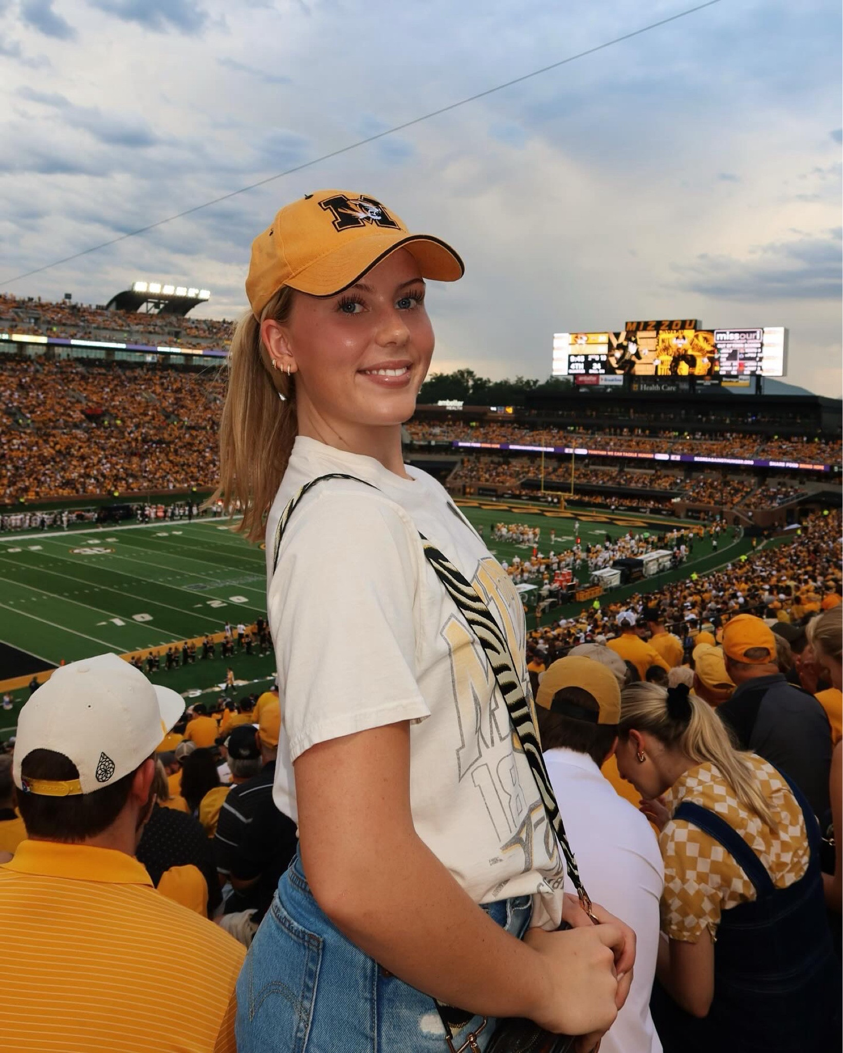 mizzou gameday fit! couldn’t find exact hat and shirt so i linked similar! 

#LTKSeasonal #LTKActive #LTKParties