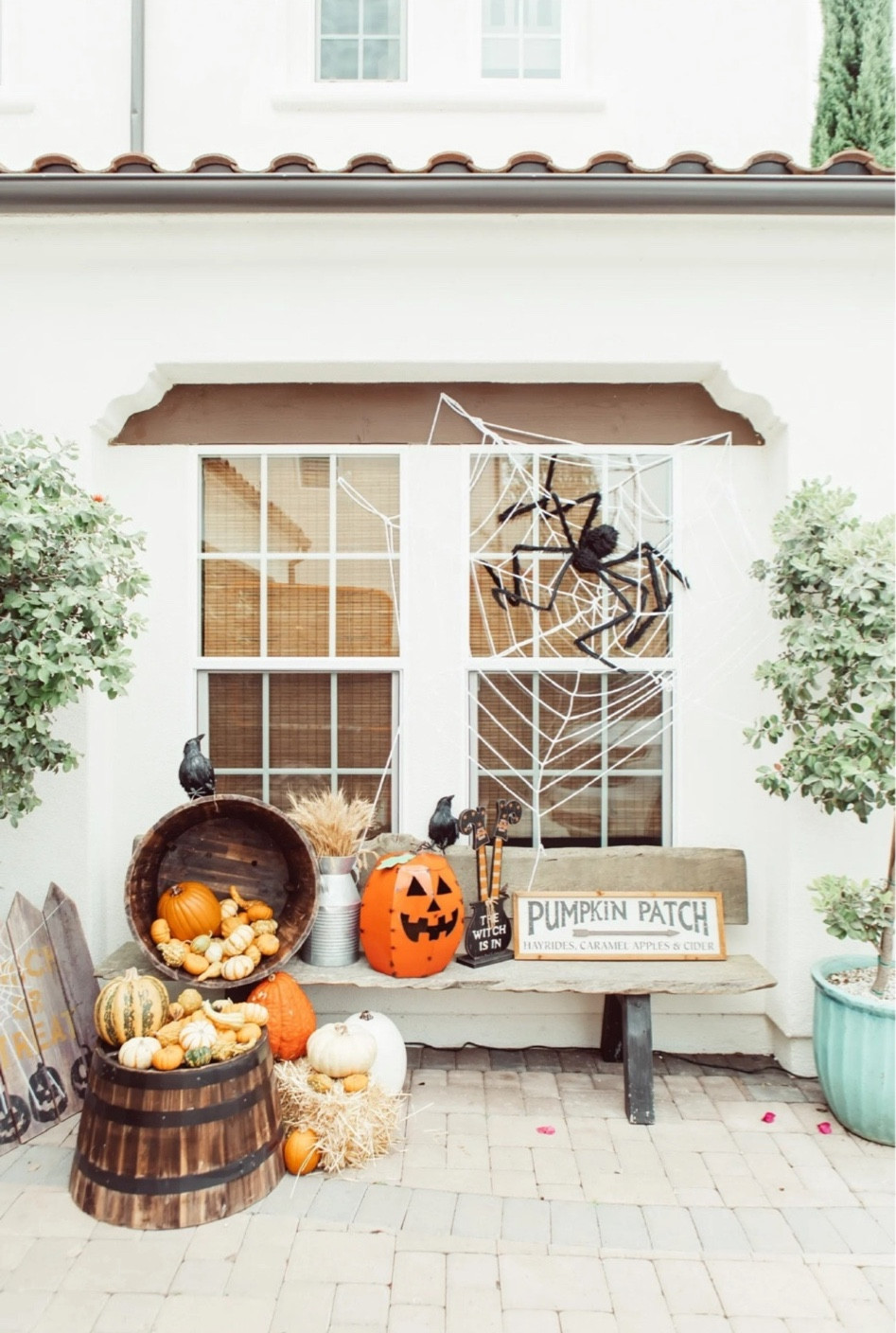 Spooky season is upon us! Get your entryway ready to BOO👻

#LTKHoliday #LTKHalloween #LTKHome