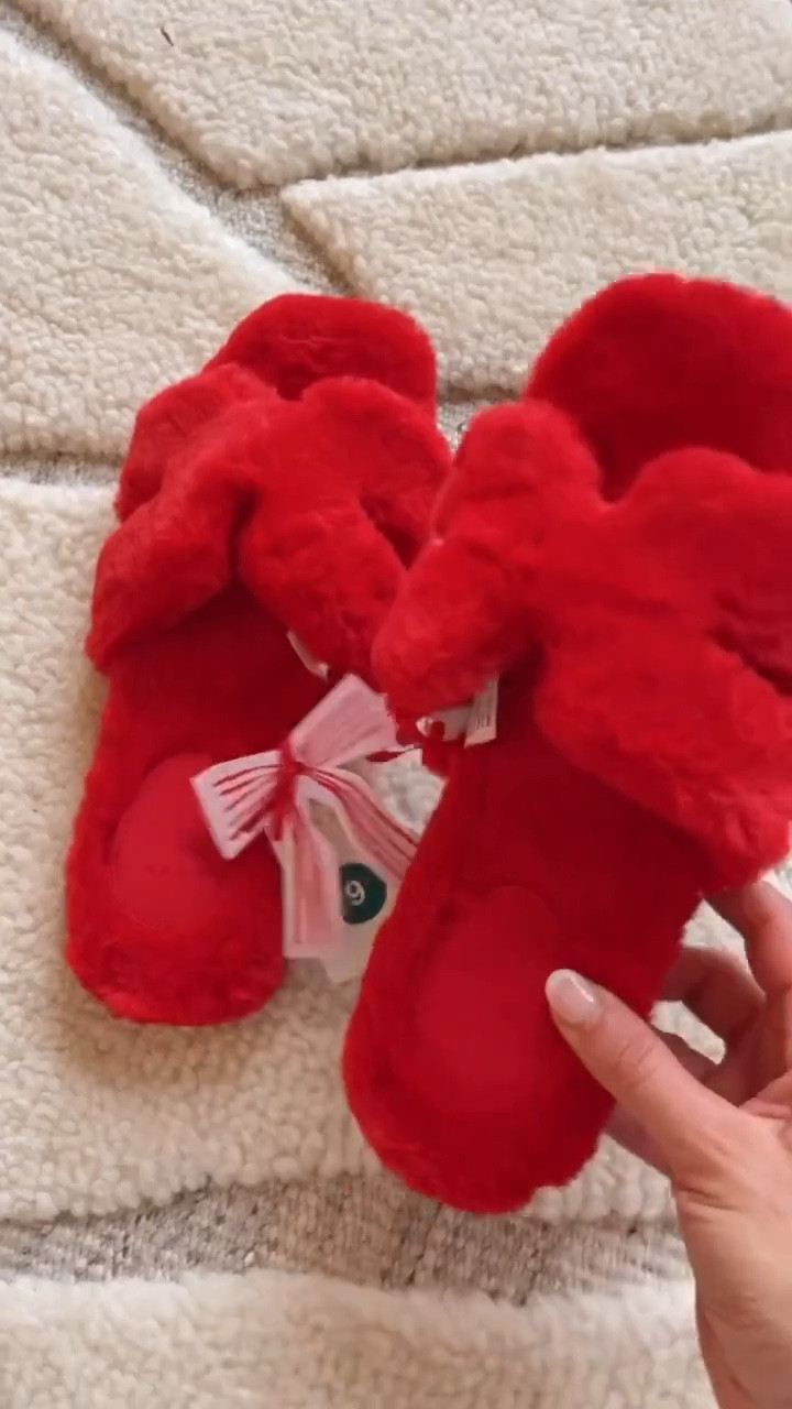 Target cyber deal! Great gift idea under $10! 


#LTKCyberWeek 

#LTKSaleAlert #LTKHoliday #LTKGiftGuide