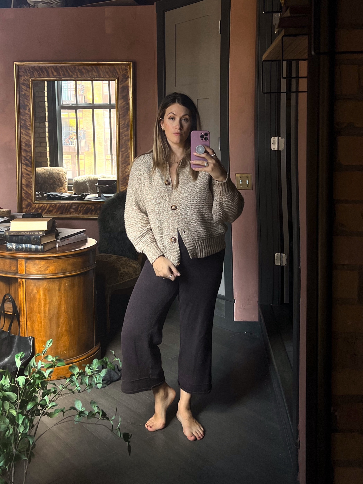 Everyday, stay at home mom look. 

A very real postpartum bod, still in between sizes and squishy in the middle. 5’4” and 150lbs, size M/L

Fall outfits, fall looks, fall style, postpartum, postpartum style, maternity, maternity style, fall maternity, midsize, sweater weather, Jenni kayne, dupes, stay at home mom, casual

#LTKmidsize #LTKfindsunder100 #LTKfindsunder50