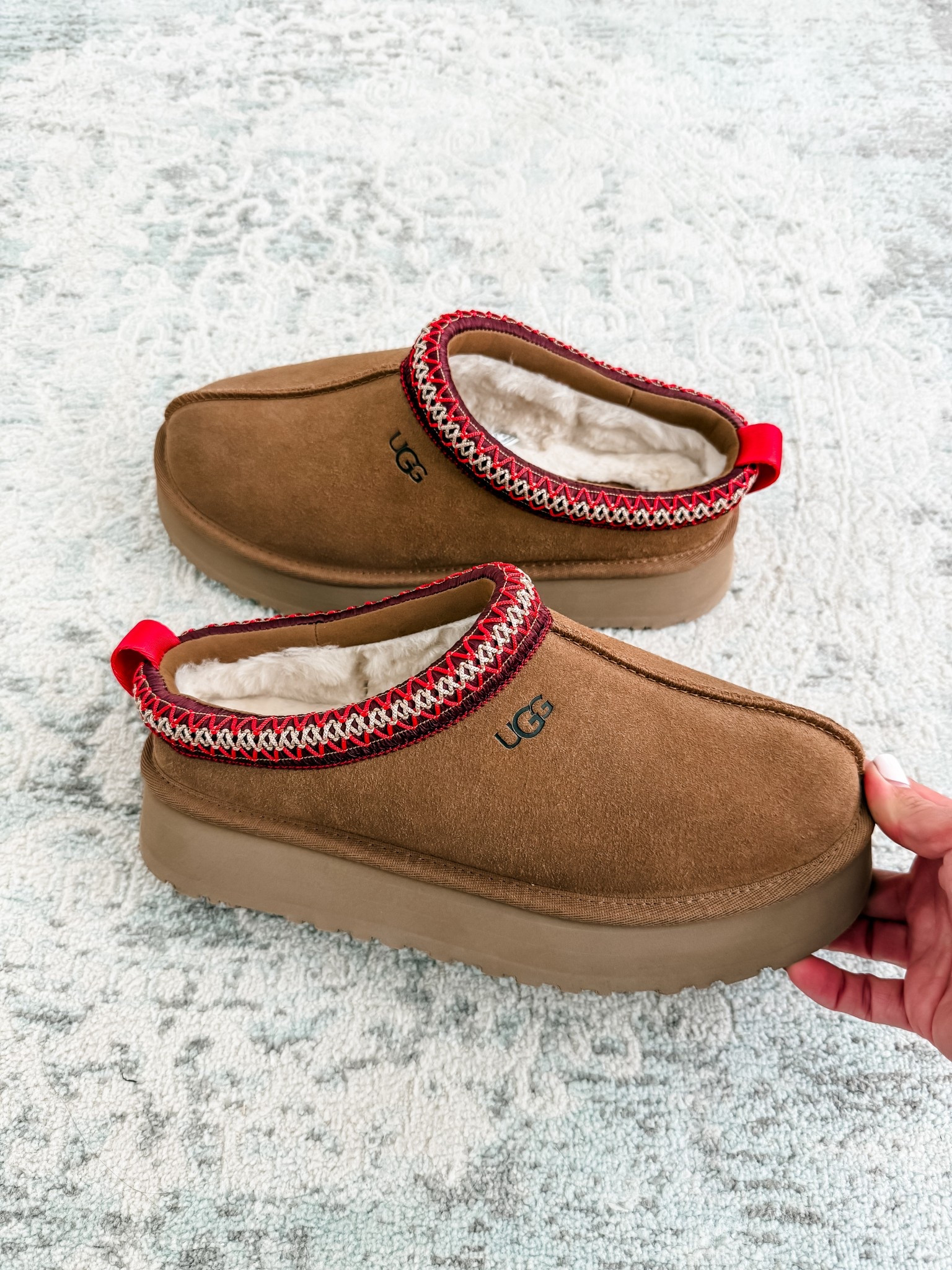 Run tts. Clogs, Ugg, Uggs 

#LTKShoeCrush