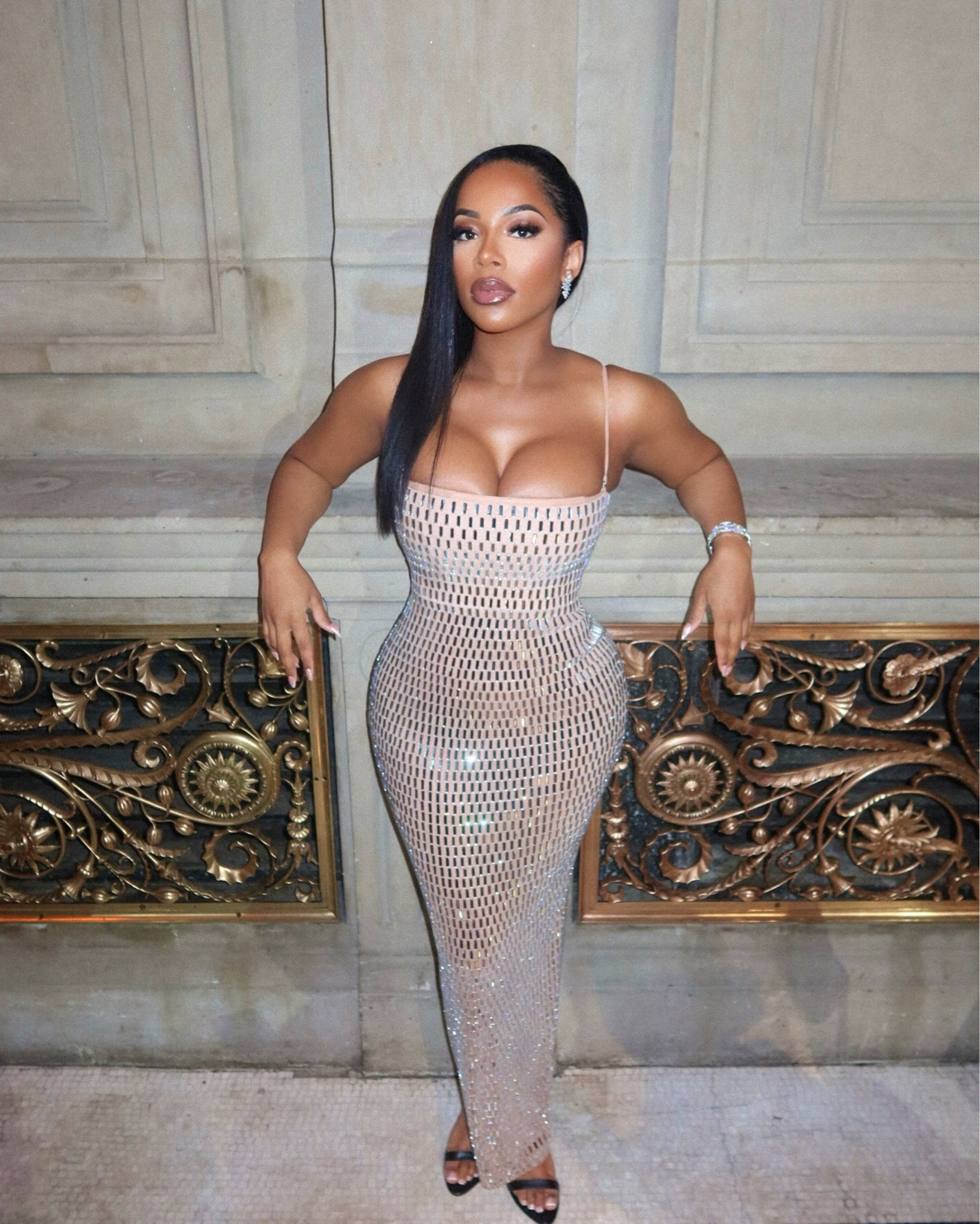 This isn’t what they tell you a divorcée is supposed to look like. If resilience had a face, it would confuse you…because they only believe pain when it looks broken. Decide yours looks beautiful.

#LTKParties #LTKPetite #LTKStyleTip