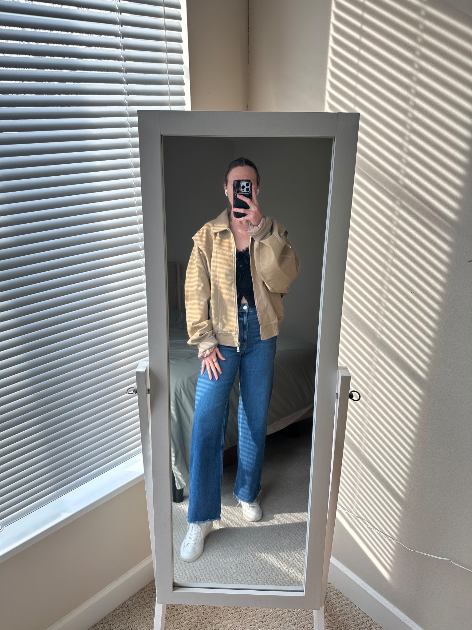 Lioness Leather jacket but too pig for me 

Rented a size M but should have gotten a S

#LTKgrwm #LTKootd #LTKWorkwear