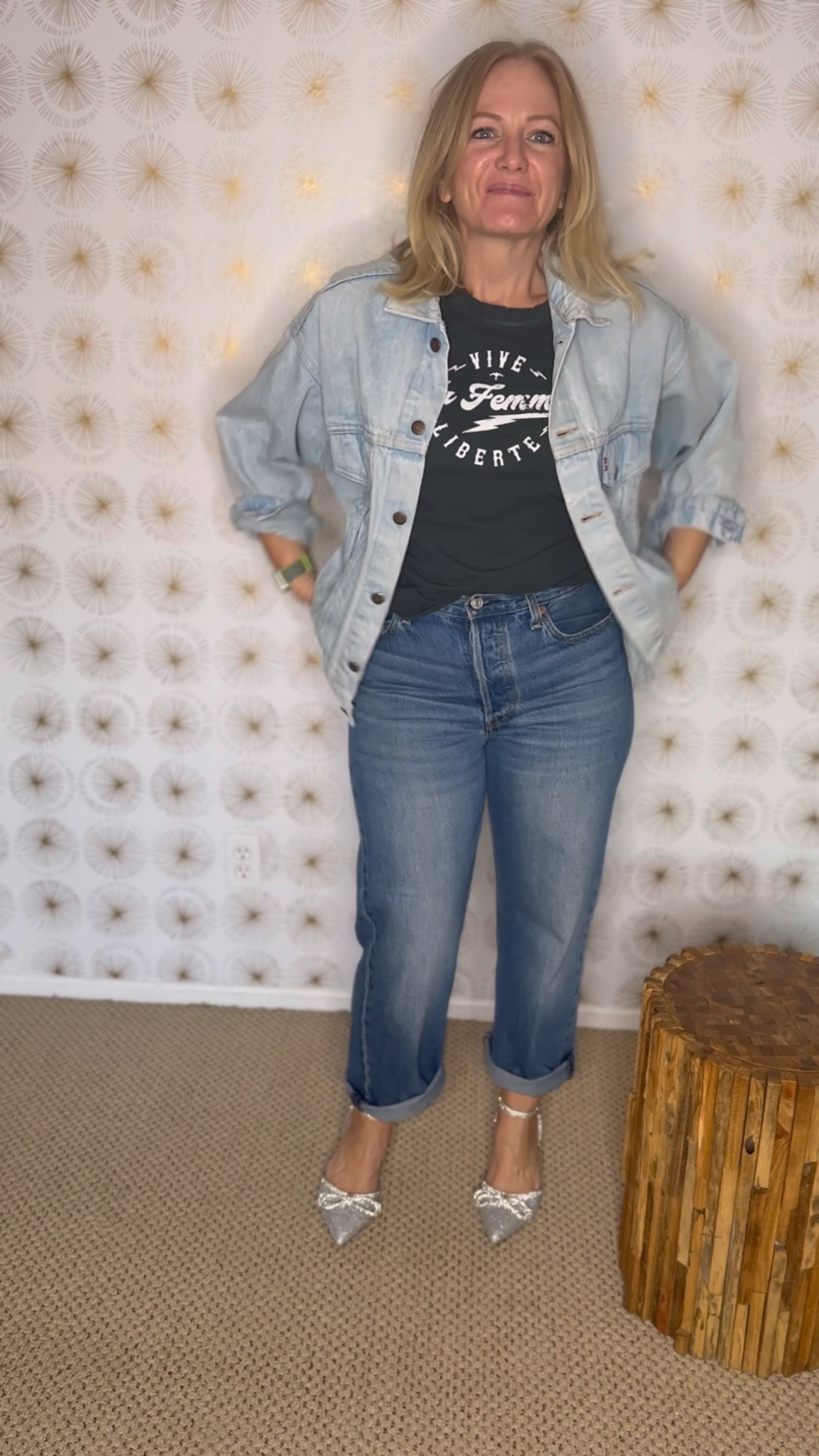 Consider this the ok to wear sparkly shoes to a casual Mexican restaurant on a Wednesday night. Many of my items aren’t available. So I shared some similars

Xoxo, Jess 

#LTKstyletip