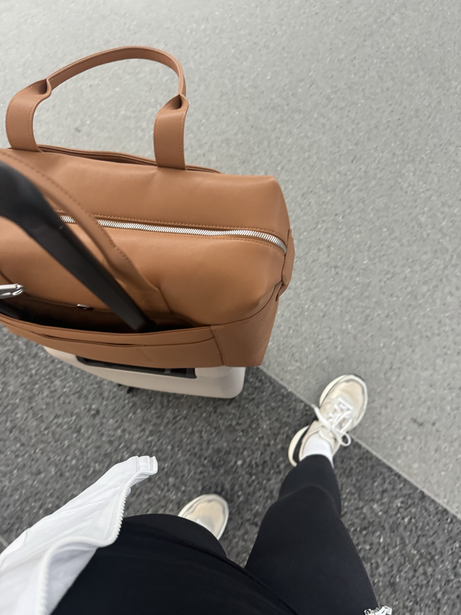 Travel uniform for spring break ✈️ This structured weekender fits perfectly over a carry-on and holds all your in-flight essentials. Chic, neutral, and practical.


#weekender
#travelbag
#carryon
#springbreak
#travelstyle


#LTKdayinmylife #LTKOver40 #LTKTravel