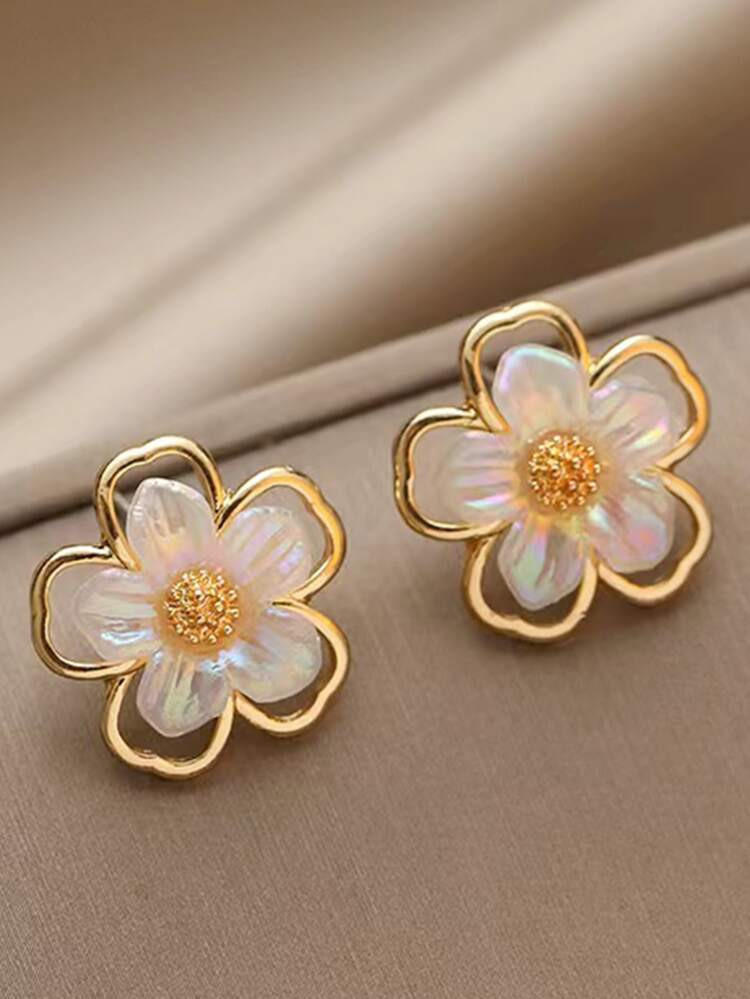 Flower Design Stud Earrings | SHEIN