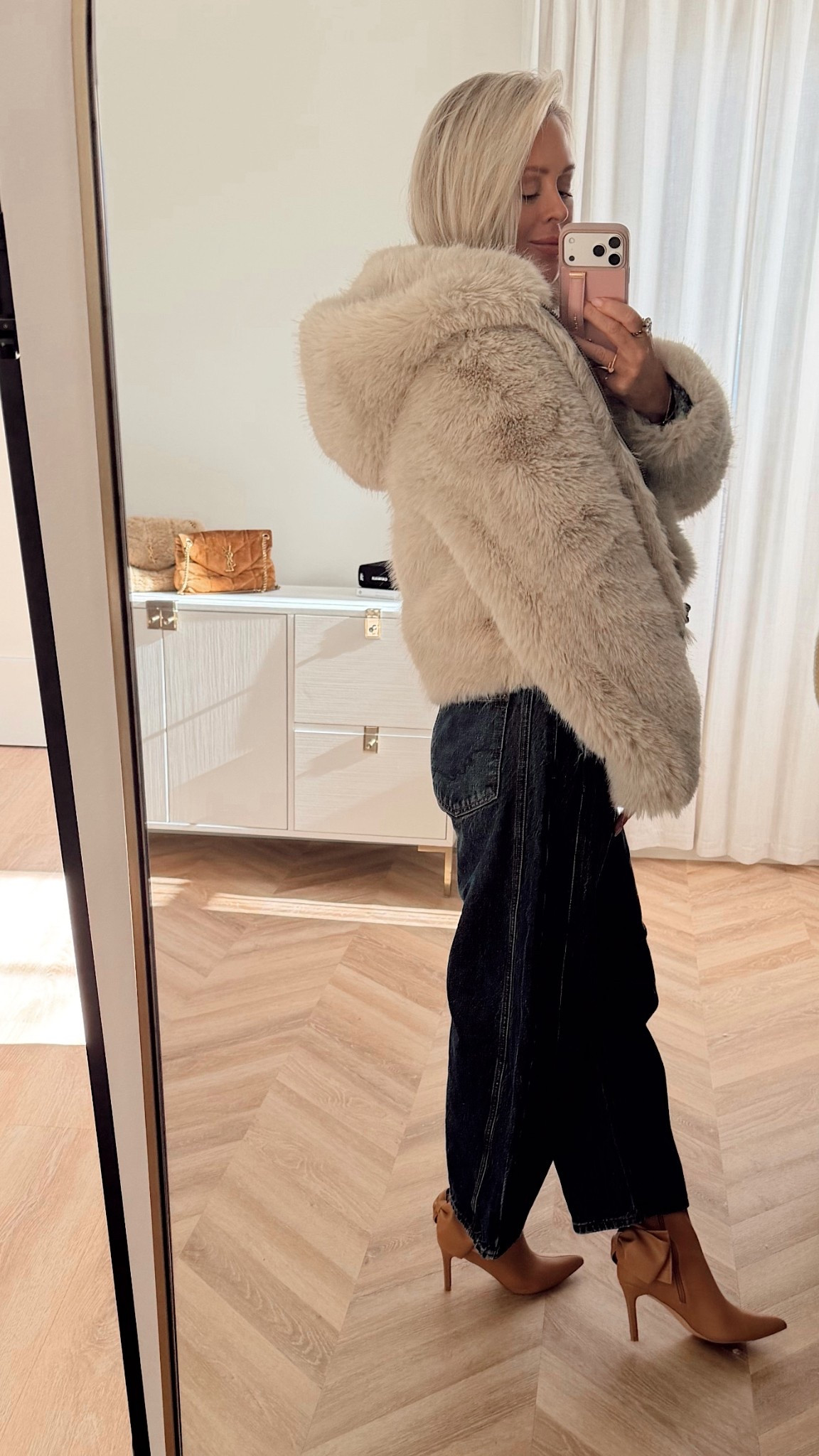 OOTD, wearing smalls. Jeans TTS- lots of washes! I love these barrel jeans! 🔥




#LTKSeasonal #LTKOver40 #LTKootd