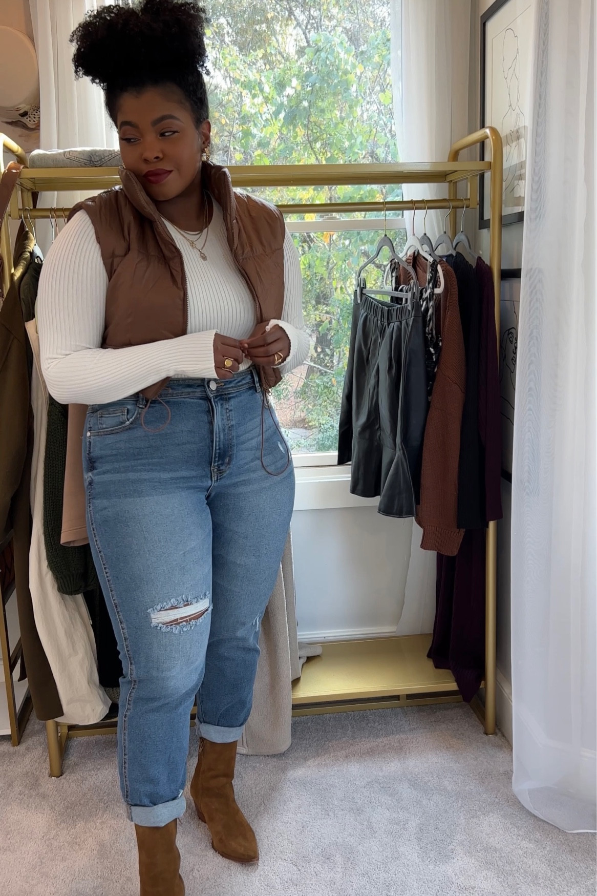  Thanksgiving outfit. Casual look 
Top: Medium
Vest: Medium
Jeans: 12
Boots: 9

#LTKSeasonal #LTKHoliday #LTKcurves