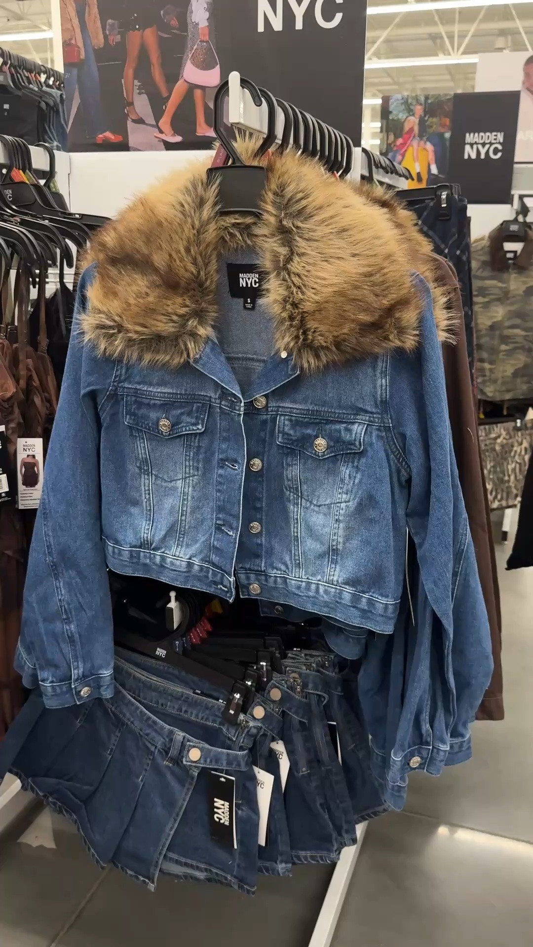 Cropped denim, jean jacket with detachable for collar

#LTKU #LTKOver40 #LTKmomlife