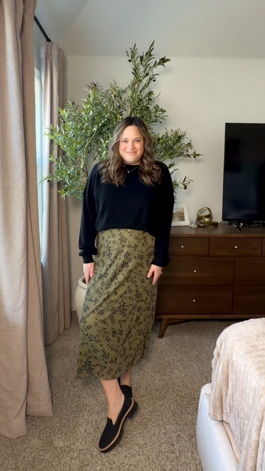 Work but make it cute. 🤍 This skirt + sweater combo is giving polished, comfy, and “yes I have my life together” energy. Perfect for the office but easy enough to wear to dinner after. 

#LTKMidsize #LTKWorkwear #LTKootd
