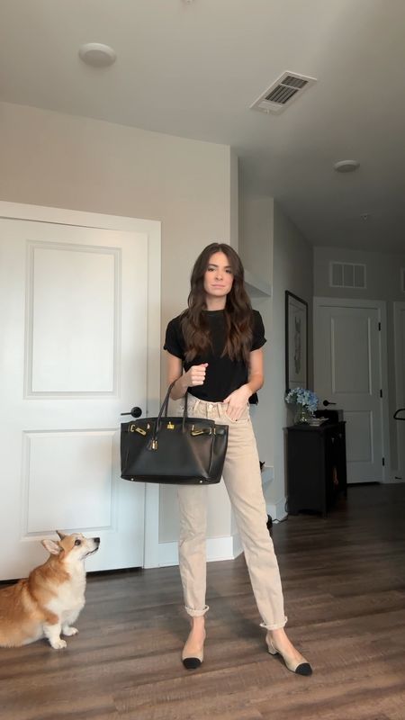 Casual work outfit idea, work style, work outfit, ootd, daily outfit, real outfits, Levi jeans, cap toe heels, cap toe shoes

Brown Levi’s are such a vibe - Morgan Stewart shared them and I’m loving them.

#LTKworkwear #LTKfindsunder100 #LTKstyletip
