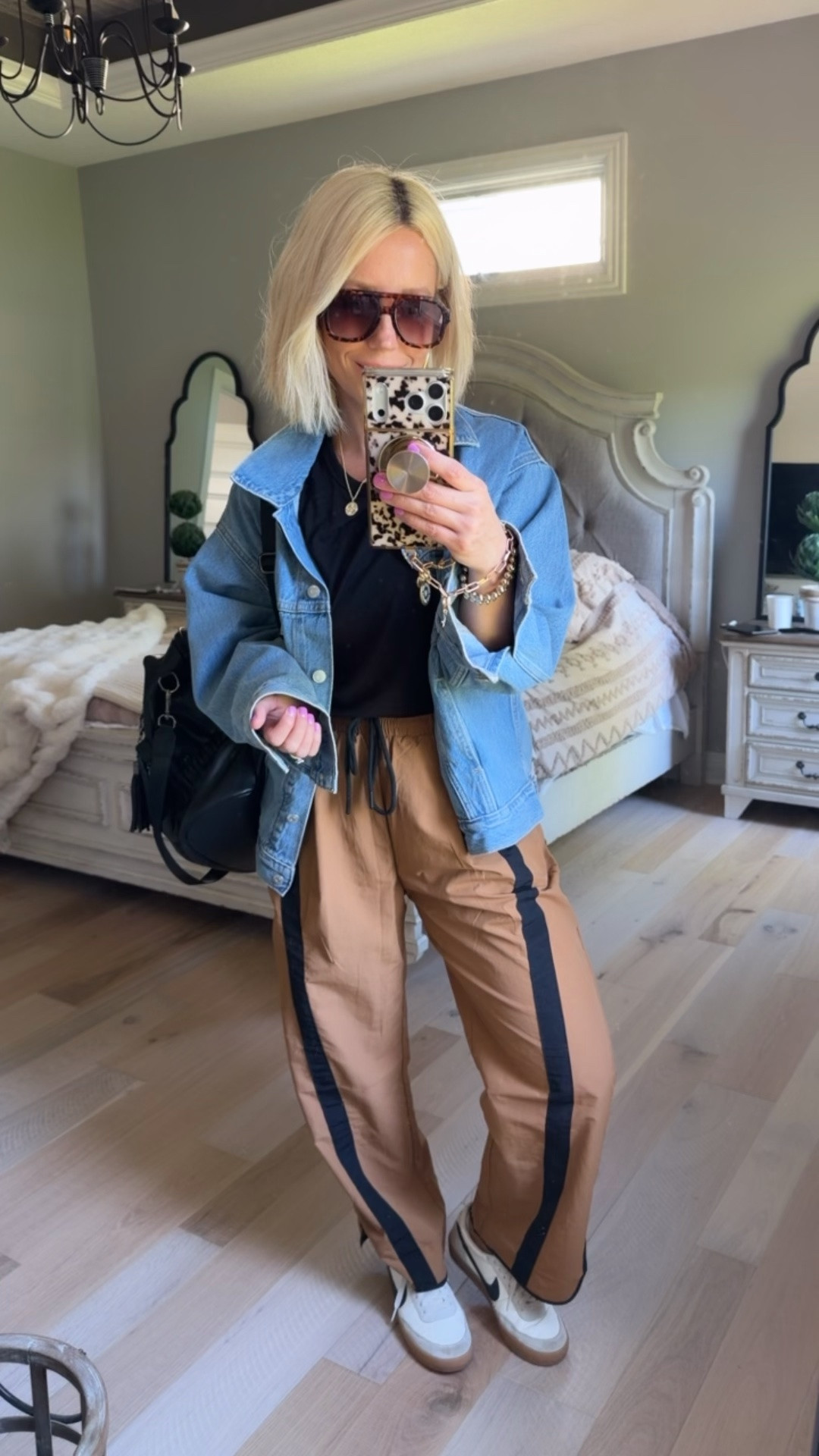 Field trip to the zoo today! Here’s my OOTD!
⬇️⬇️⬇️
Jacket small (runs oversized)
Tee small
Pants medium

#LTKSaleAlert #LTKActive #LTKmomlife