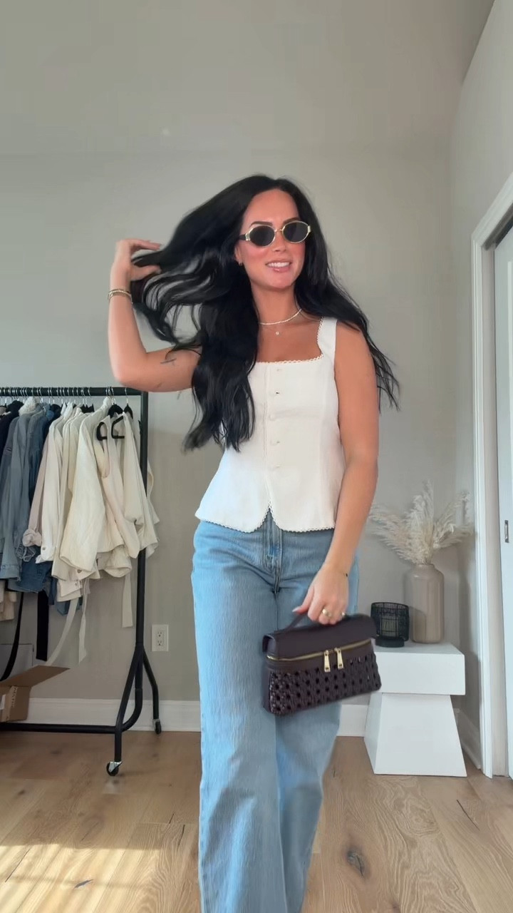 Spring is in the air 🌷🍃 love the simple but elevated look! I will have it on my LTK in the outfit inspo section. 

My sizing 5’7, 145lbs, 32dd
I’m wearing a size medium top, size 27 curve love jeans 

@Aritzia @abercrombie #springfashion #chicoutfit #simpleoutfit #aritziaspring 