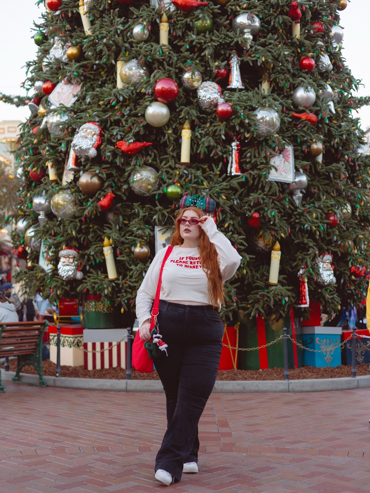 📍christmas time at disneyland 💌🎄🐭 #disneyland #christmasatdisney #zaradisney #baggu #disneystyle