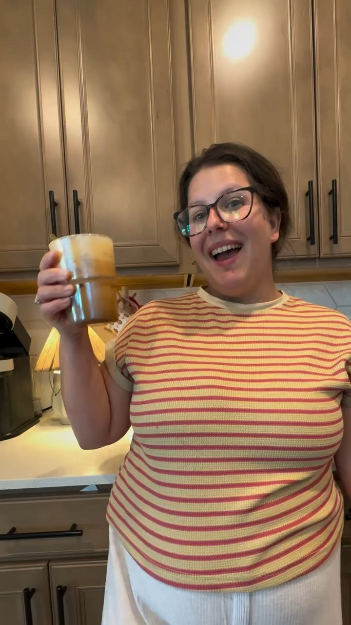 VIRAL TEDDY GRAHAM LATTE 🤎💛🤤

Here’s what I used:
2 tsp @nescafe 
Milk of choice (I used @oatly)
1 tb honey 
Dash of cinnamon 
Splash of vanilla syrup 
1 ounce @chobani sweet cream
Splash of heavy cream, cinnamon and vanilla syrup for foam 

SOOOO GOOD!!!! What’s your go to recipe lately for hot or iced coffee?

At home coffee, Viral recipes, trending coffee, coffee hacks, iced latte, iced coffee recipes, Teddy Graham latte, coffee bar, Amazon home finds, coffee essentials, coffee bar finds

#athomecoffee #icedlatté #teddygrahamlatte #coffeefinds #coffeeathome