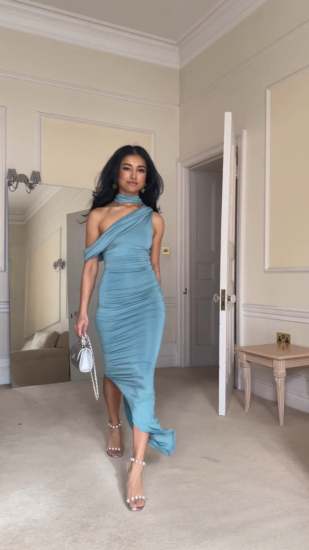 Signature staple dresses with such pretty colours.

#ohpolly #mididresses #offshoulder #fashion

#LTKstyletip #LTKSeasonal #LTKVideo