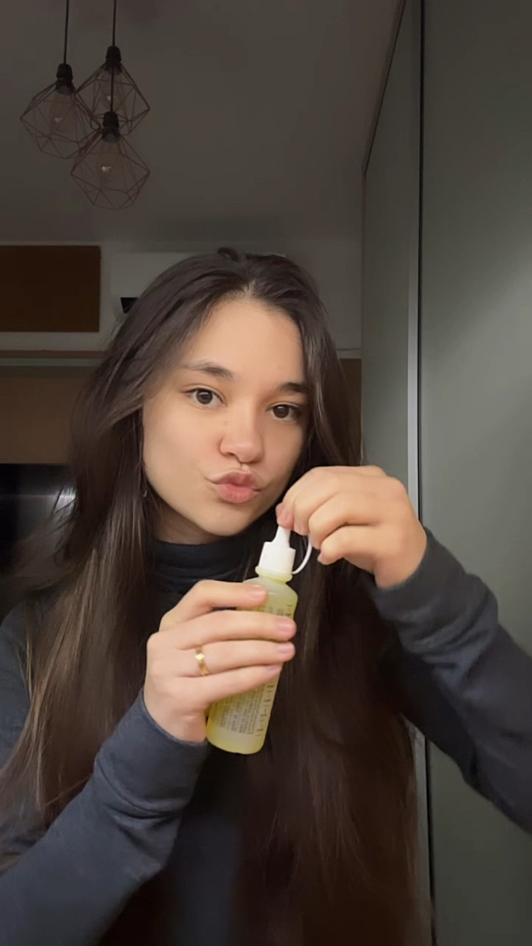 Minha primeira aplicação do tônico de alho que promete melhorar a queda e fortalecer o cabelo 🥰

#LTKbrasil #LTKbeauty