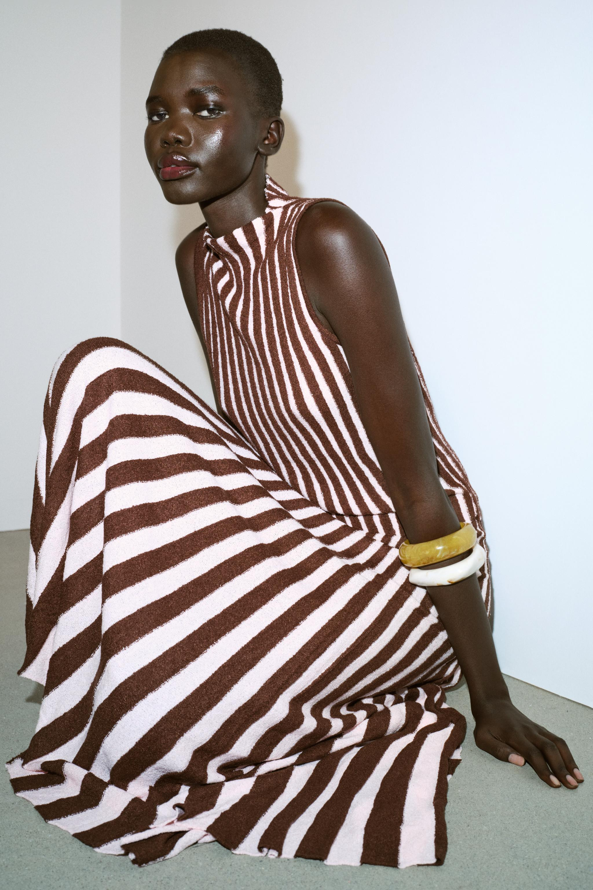 SLEEVELESS STRIPED TEXTURED TOP | Zara US