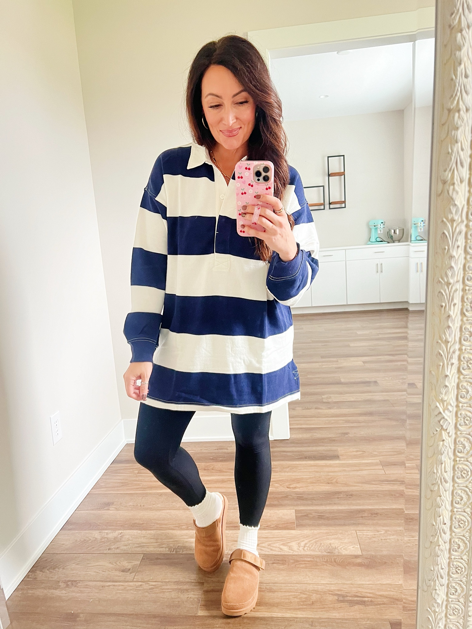 AERIE HAUL
• small top (runs really big!) 
• medium leggings 
• Uggs true to size - if between, size up! 

#LTKFallSale #LTKFindsUnder50 #LTKSeasonal