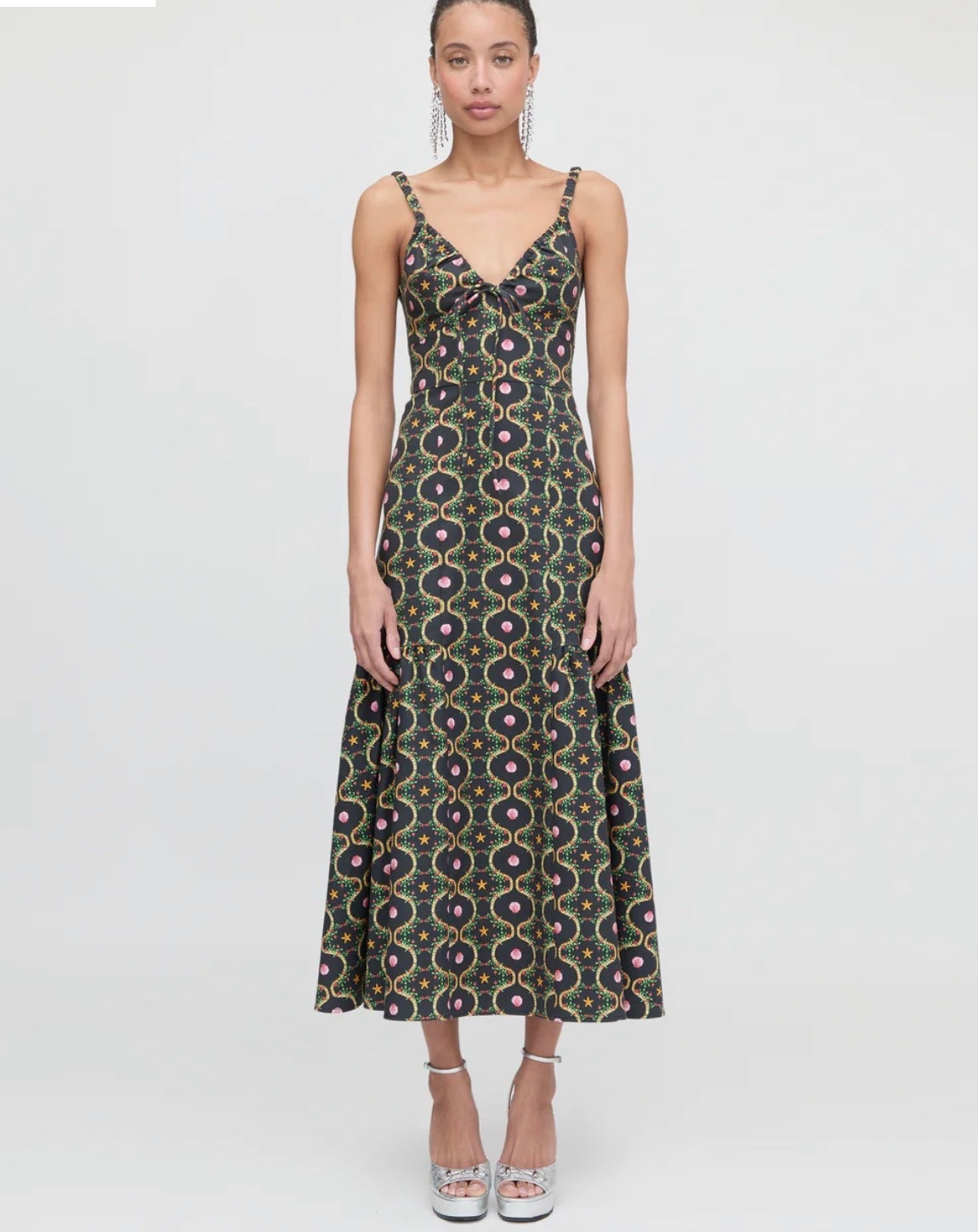 Hill House Lillie Dress! Great to wear for an event or casual outing!

#LTKSeasonal #LTKgrwm #LTKHoliday