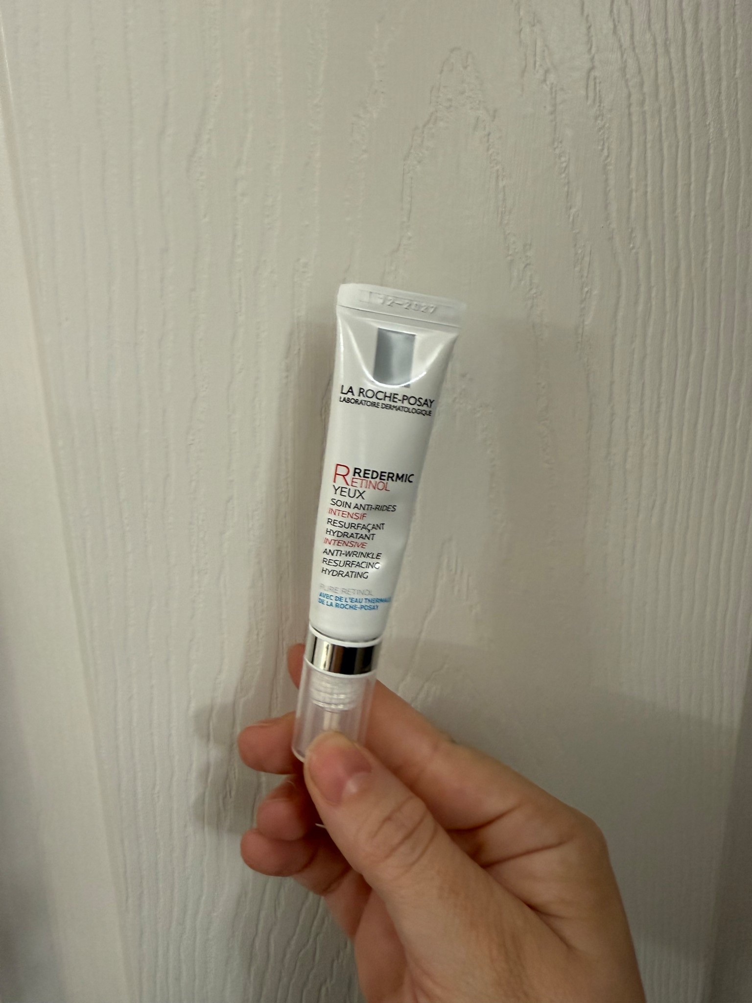 La Roche-Posay Redermic R Eyes Retinol Eye Cream, Anti-Aging Eye Cream to Reduce Wrinkles and Dark Circles With Pure Retinol and Caffeine