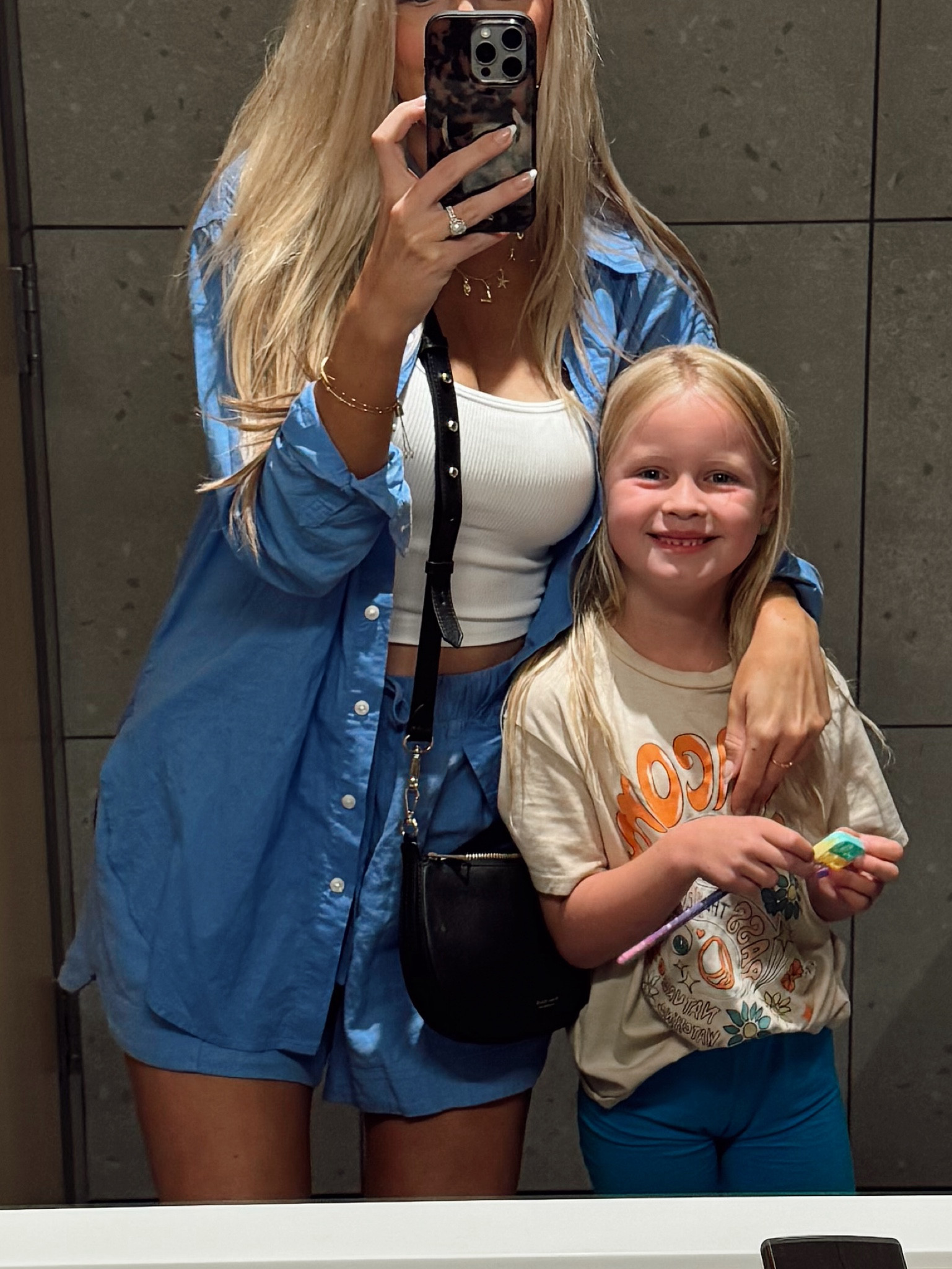 Casual mom outfit 🫶🏼

#LTKFindsUnder100 #LTKFindsUnder50 #LTKStyleTip