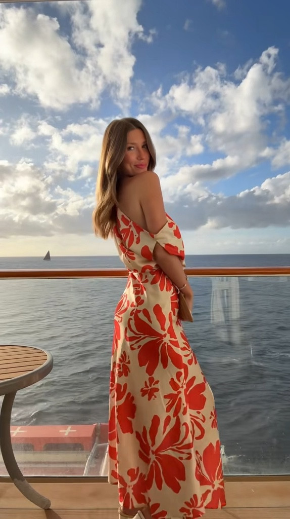 Wearing a size small! Such a perfect vacation dress ⛵️❤️ 

#LTKFindsUnder100 #LTKTravel #LTKSaleAlert
