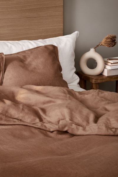 Premium SelectionKing/queen duvet cover set in soft, washed linen for comfortable sleep. Duvet co... | H&M (US + CA)