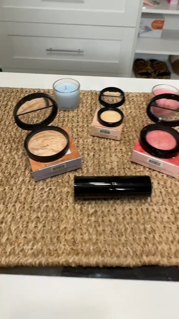 This Daily Routine Kit offers a lightweight, cake-free makeup experience that’s perfect for mature skin. The color-correcting foundation self-adjusts to your skin tone, providing a radiant, natural finish without creasing or drying. The Baked Blush-n-Brighten adds a touch of rosy glow to the cheeks, while the Baked Natural Glow Highlighter in French Vanilla delivers a soft, luminous effect. The included Retractable Angled Kabuki Brush ensures flawless application, buffing out harsh lines with ease. This all-in-one set is designed for easy daily use, delivering great coverage without feeling heavy, leaving your skin looking fresh and glowing throughout the day. 

 