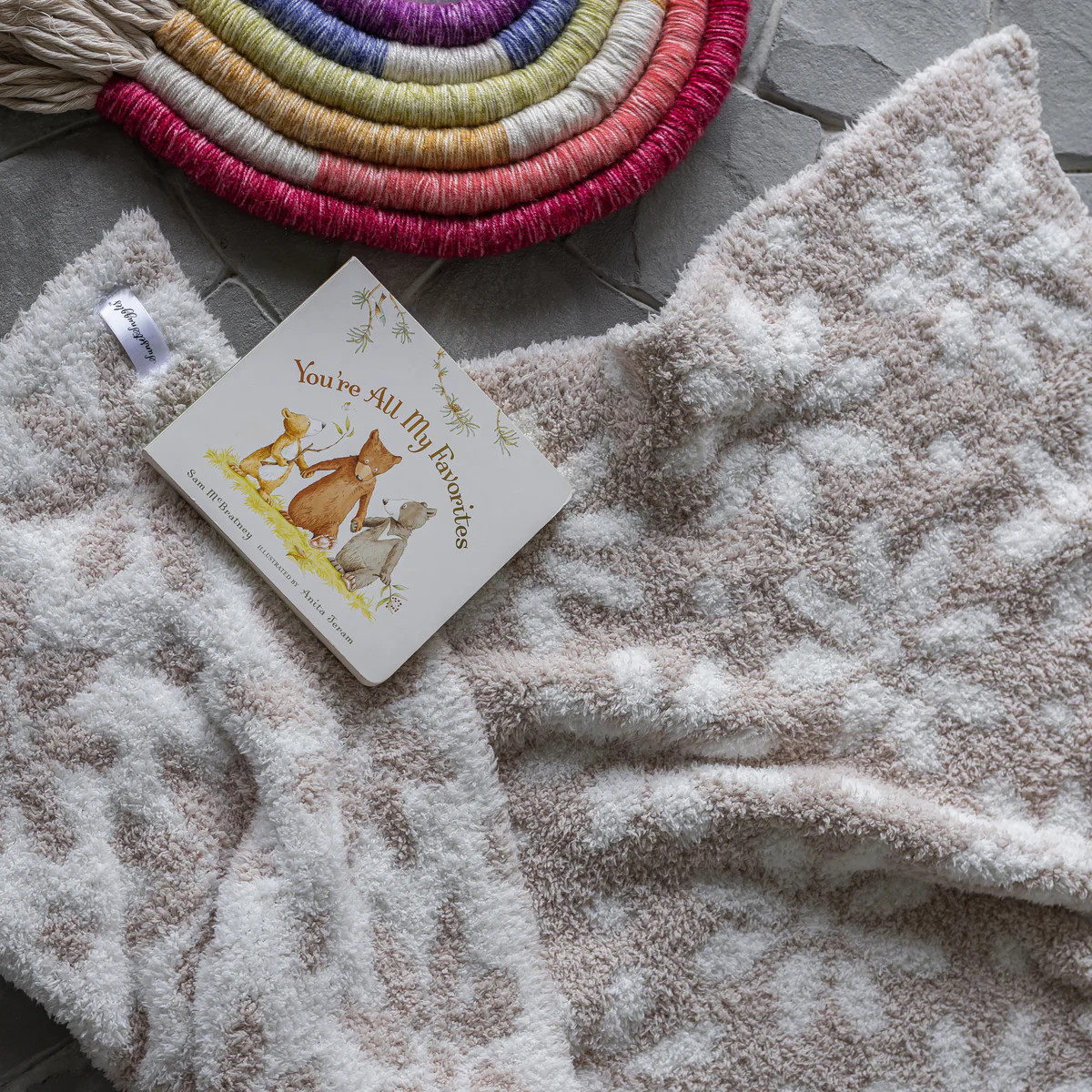 Blushing Beige and White Daisy Print Toddler Blanket | Sunset Snuggles