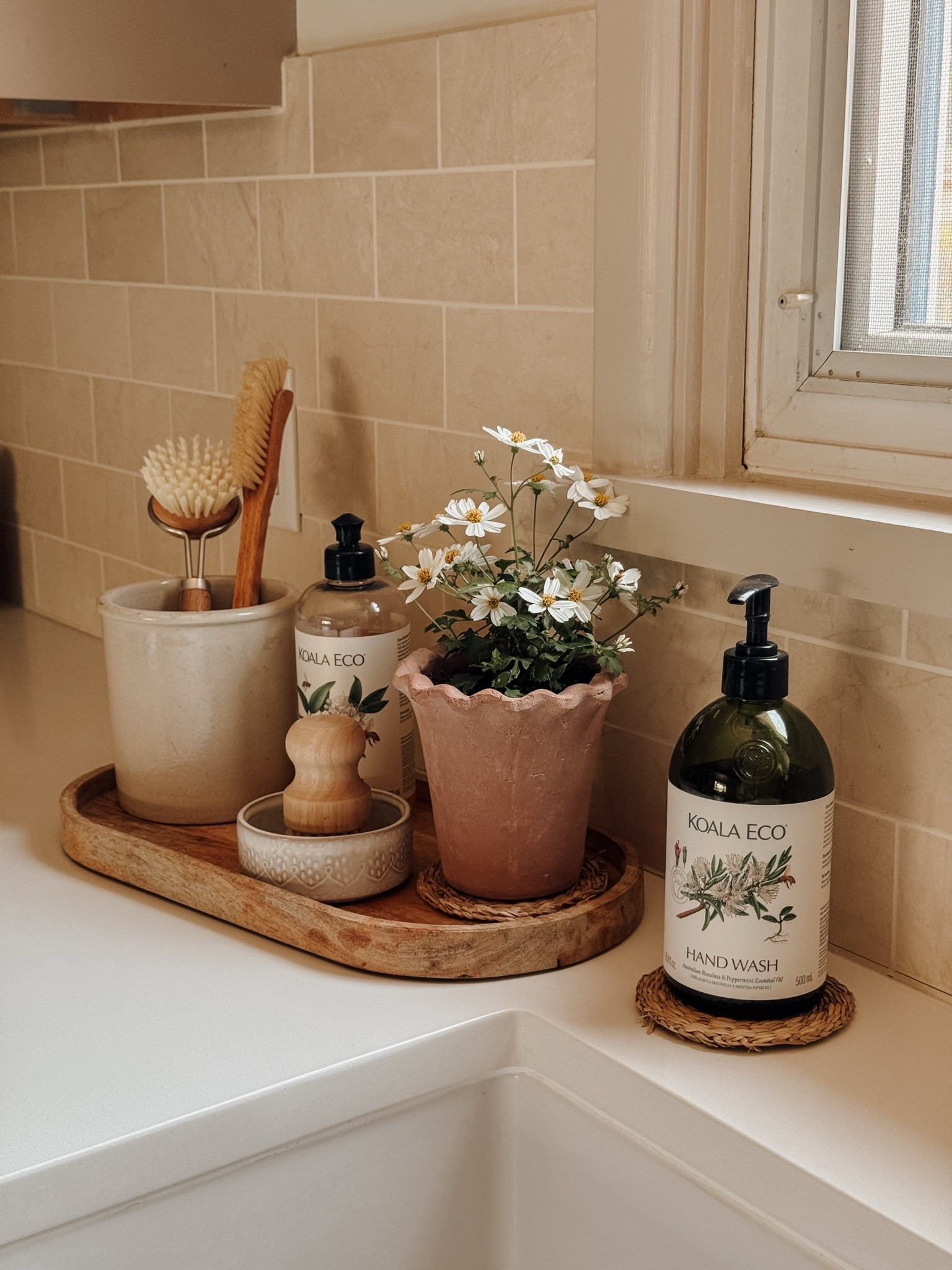 — by my kitchen sink ✨

Koala Eco | hand soap | refillable hand soap | dish soap | kitchen things | scrub brush | kitchen

#LTKHome