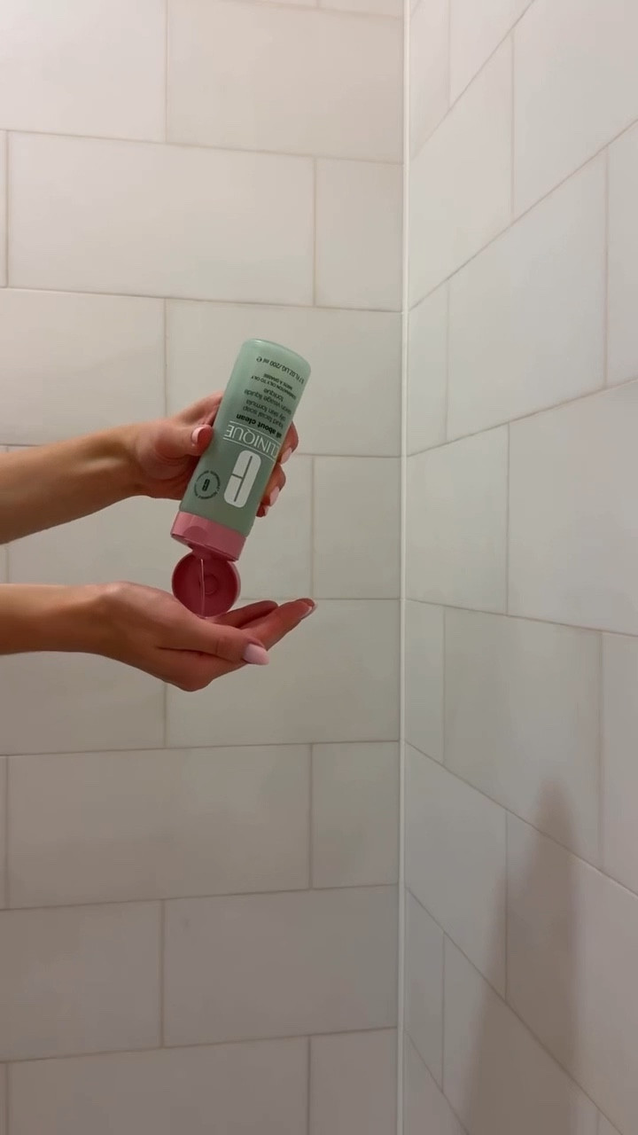 My 3 step skincare routine with Clinique 💖

#LTKFindsUnder100 #LTKBeauty #LTKU