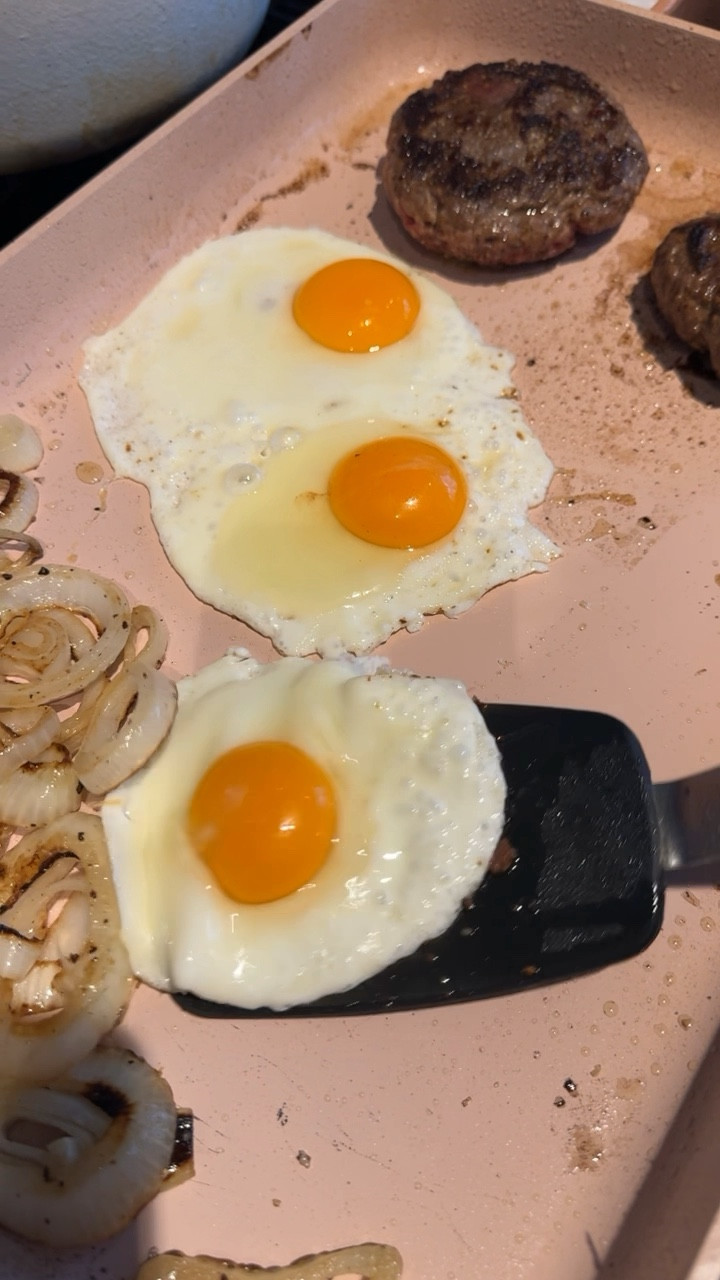 I love using this pan from Our Place for breakfast!

#LTKhome #LTKSeasonal #LTKVideo