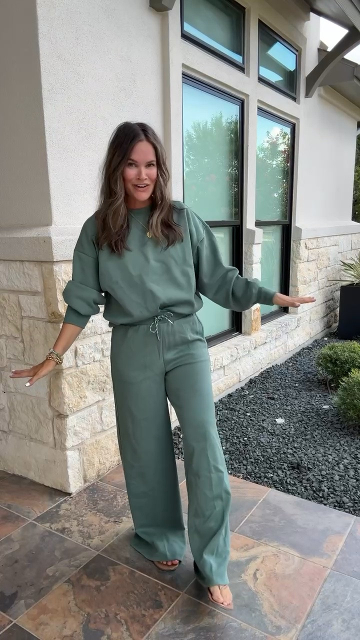 Target really nailed this one. It has that buttery soft feel I love, and the matching green set looks way more expensive than the Target price tag.

Target matching set, buttery soft set, Lululemon look for less, green matching set, Target activewear, wide leg pants, fall athleisure, Target fashion, comfy fall outfit, everyday activewear, Target fall finds, JulieFranks