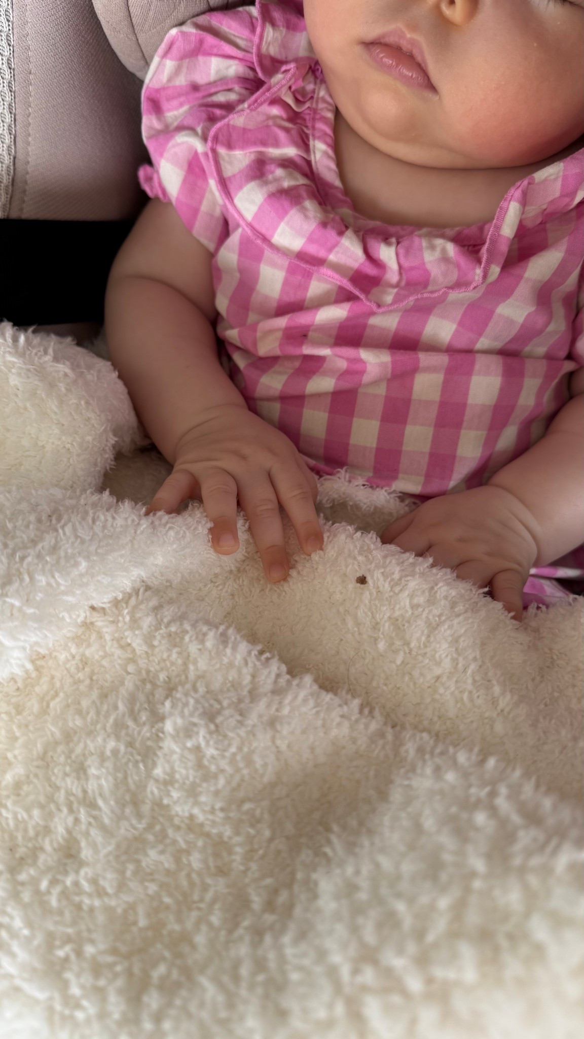 our favorite baby blanket 🤍